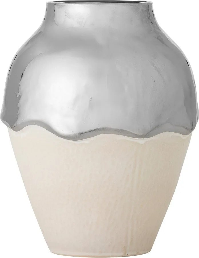 Кремава/в сребрист цвят глинена ваза (височина 26 cm) Silvio – Bloomingville