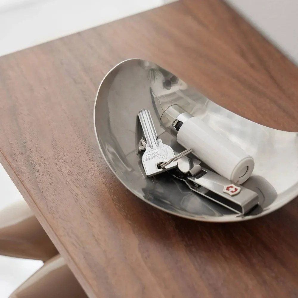 Черен метален стелаж за обувки 90,5x87x26 cm Tower – YAMAZAKI