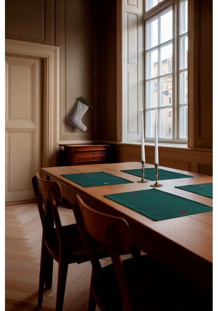 Подложка за хранене с коледен мотив със смес от памук 30x43 cm Christmas Fable – JUNA