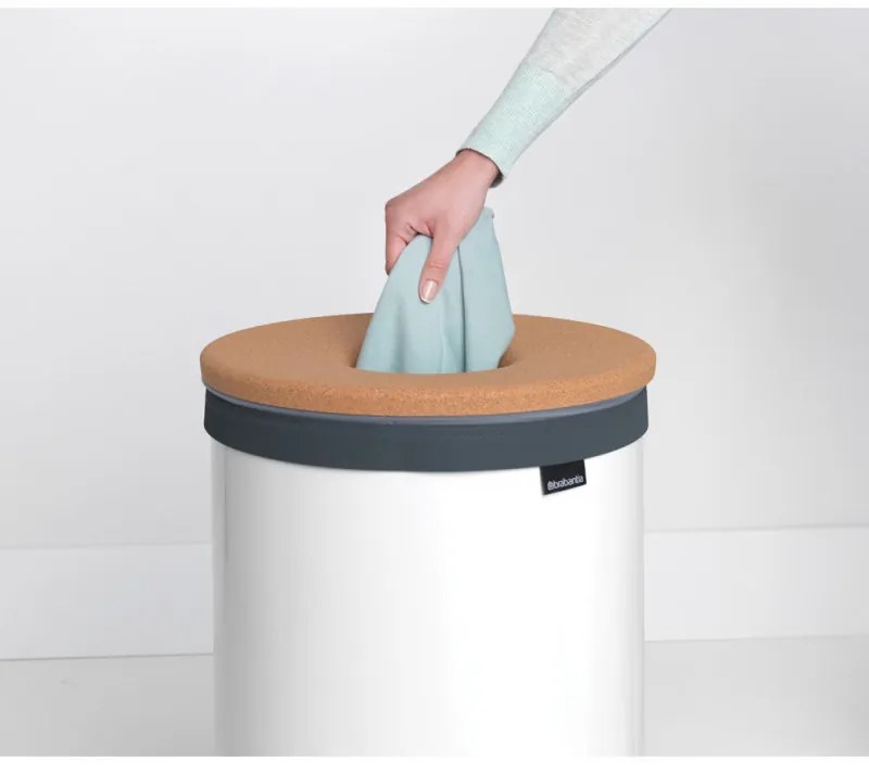Кош за пране Brabantia 90300241, 60 л, Корков капак, Пълнене без отваряне, Вентилационни отвори, Бял