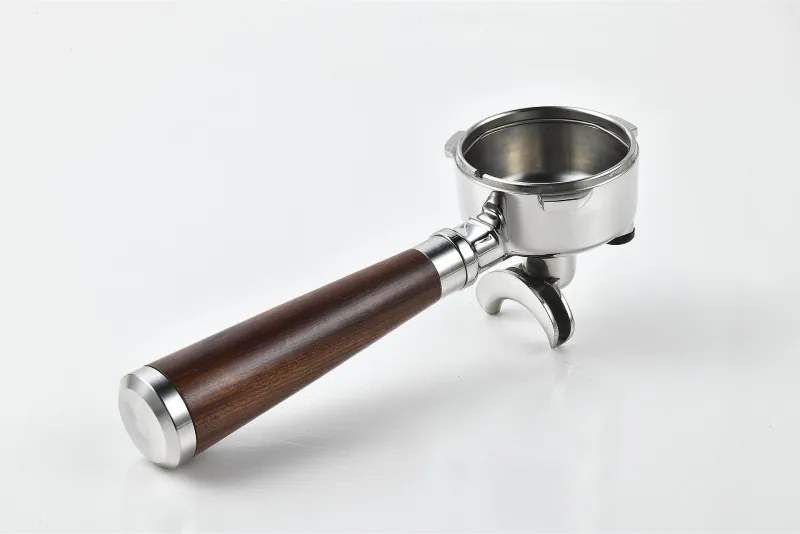 Втора ръка: Еспресо машина Finlux FEM-1935D, 2450W, Италианска ULKA помпа 20 bar, 2.2 л, 250 гр, Вградена мелачка с 15 настройки, Сензорен екран, Инокс