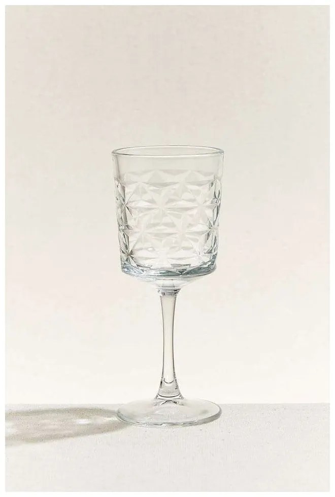 Чаши за вино в комплект от 4 бр. 330 ml – Hermia