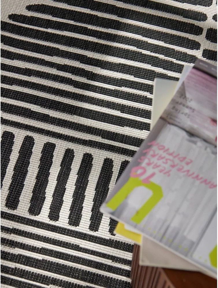 Черен/кремав кръгъл килим за открито и закрито ø 160 cm Haringey Bounds – Ted Baker