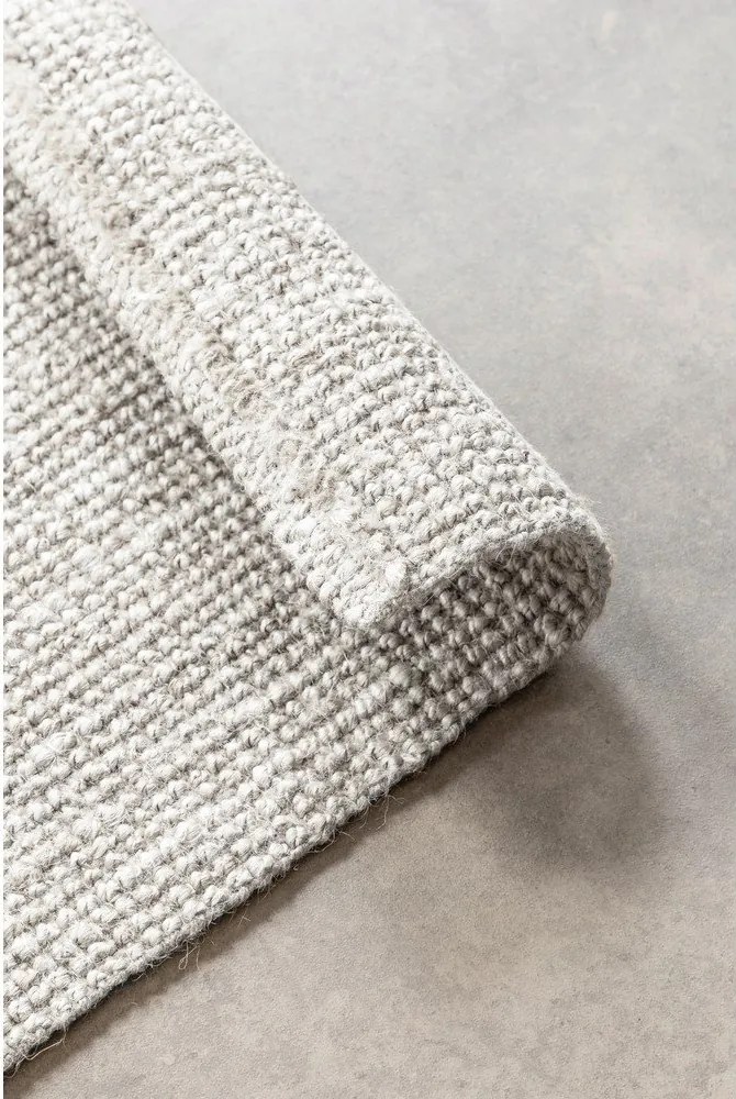 Светлосив двустранен ръчно изработен ютен килим 120x170 cm Bouclé Jaipur – Hanse Home