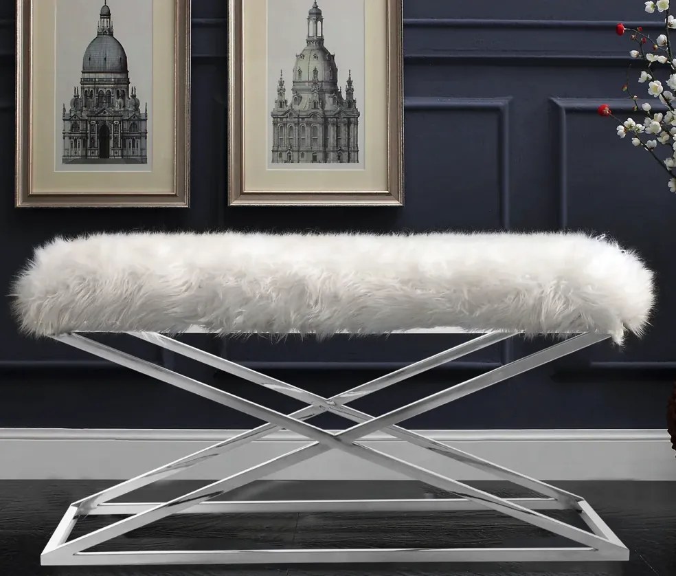 Луксозна тапицирана пейка с кожух от изкуствена кожа и хромирана конструкция - елегантен скандинавски стил
