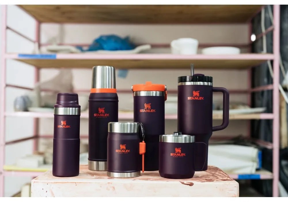 Тъмнолилав термос със сламка от неръждаема стомана 1,18 l Quencher H2.0 FlowState Tumbler Plum – Stanley
