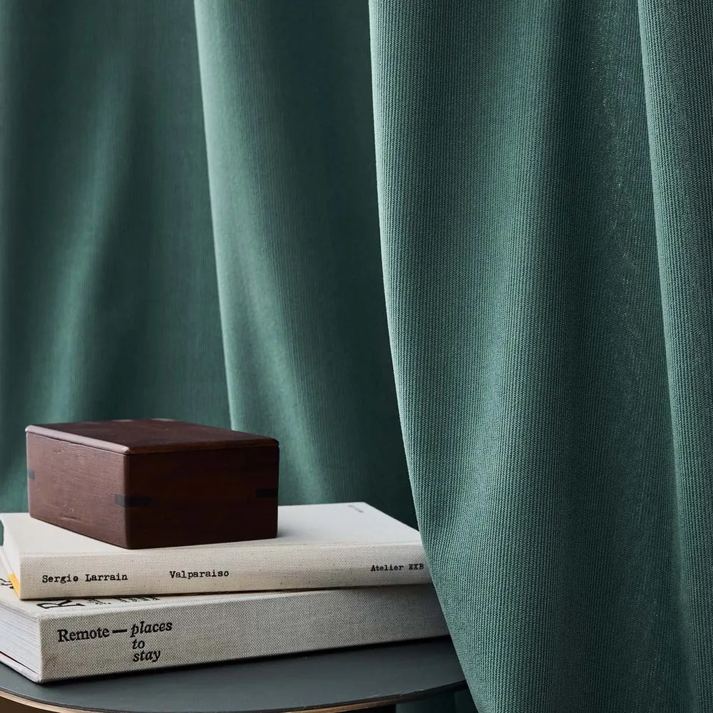 Зелено термо перде от рипсено кадифе 140x260 cm Madison – douceur d'intérieur