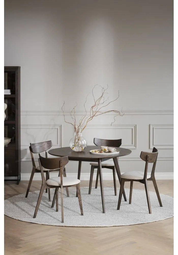 Тъмнокафява кръгла трапезна маса от декор от дъб ø 115 cm Yumi – Rowico