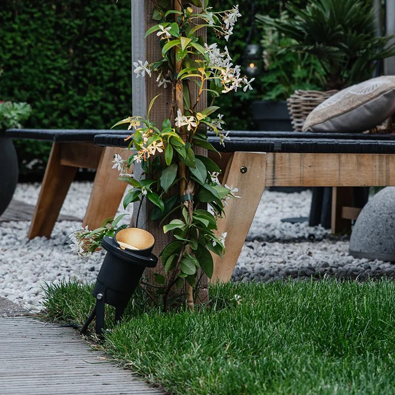 Градински прожектор шип Spot черен с кабел и щепсел IP65 - Done