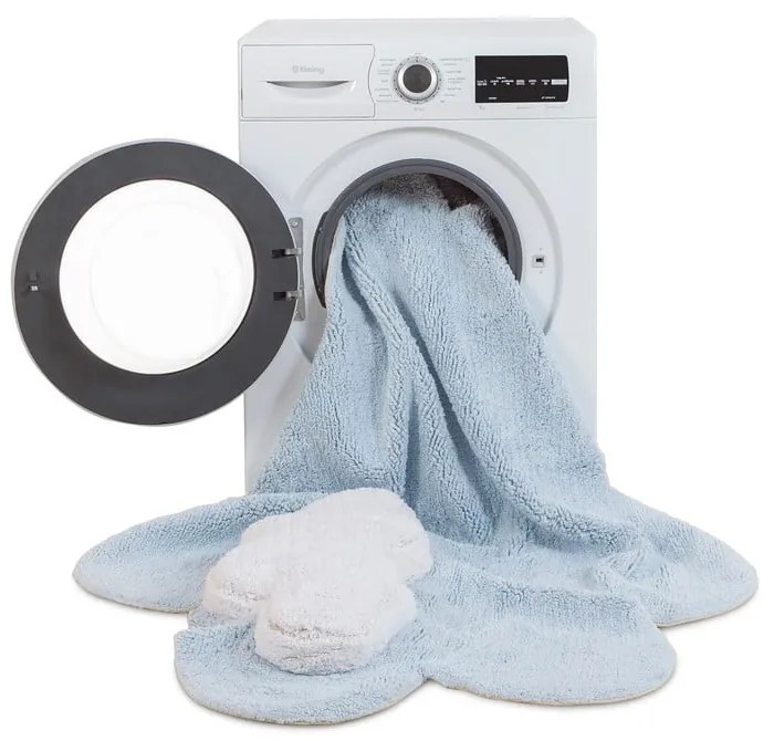 Светлосин ръчно изработен памучен детски килим подходящ за пране 110x170 cm Puffy Dream – Lorena Canals