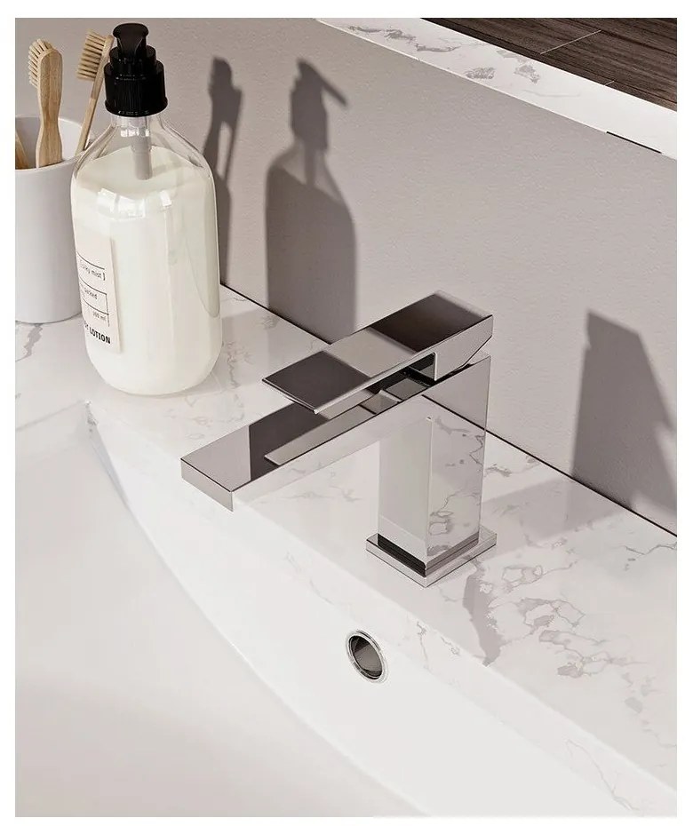 Стояща батерия за мивка в лъскаво-сребрист цвят Latus – Sapho