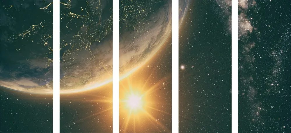 картини от 5 части – Поглед от космоса