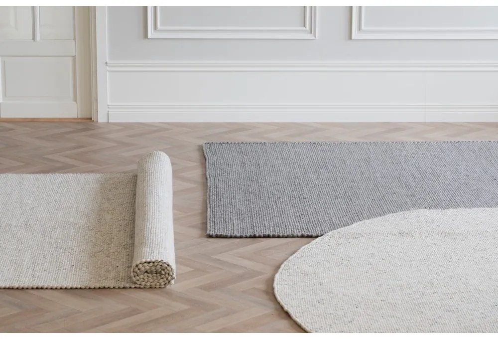 Светлосив вълнен килим 290x200 cm Auckland - Rowico