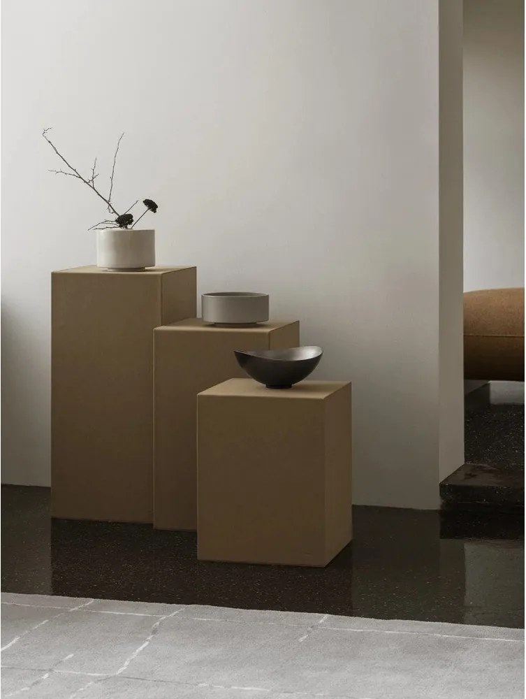 Стойка за цветя от изкуствена кожа/картонена (височина 76 cm) Sahla – Blomus