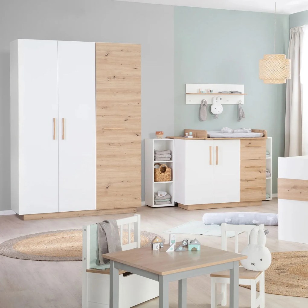 Гардероб Лъв Тридверен