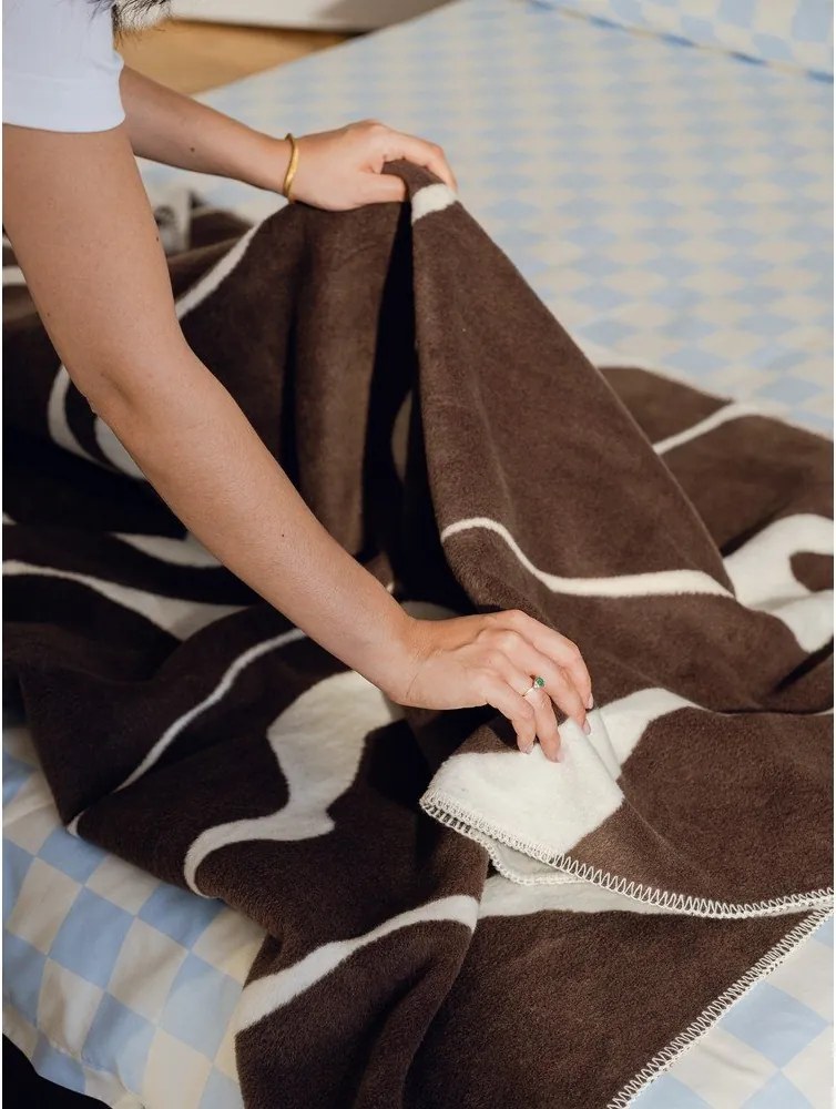Кафяво/кремаво одеяло 150x200 cm Felu – noo.ma