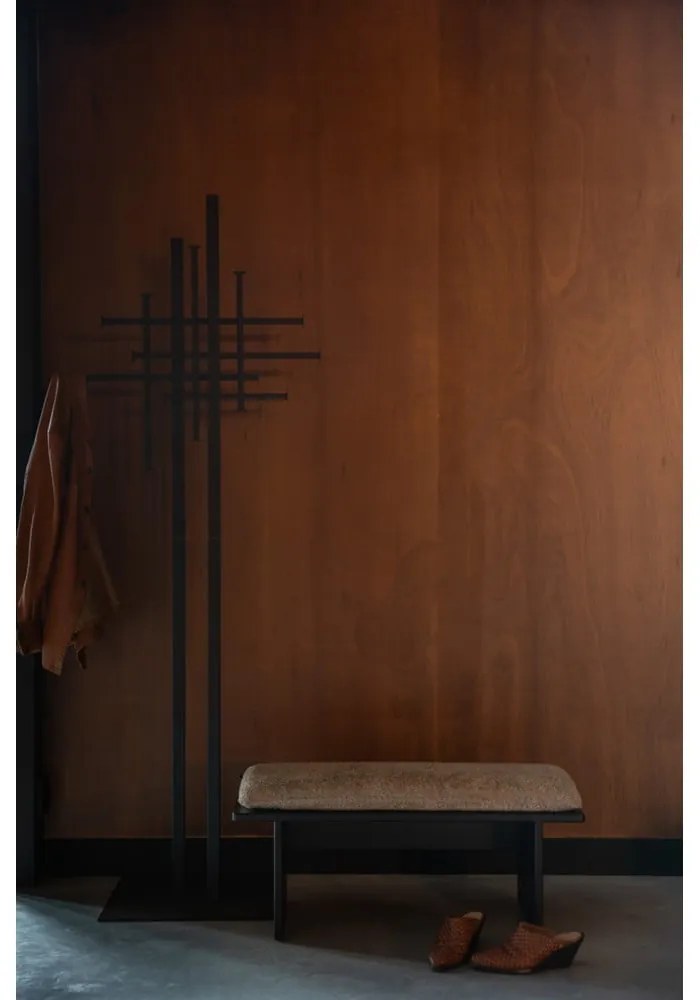 Черна стоманена стойка за връхни дрехи 71x185 cm Rumex – Dutchbone