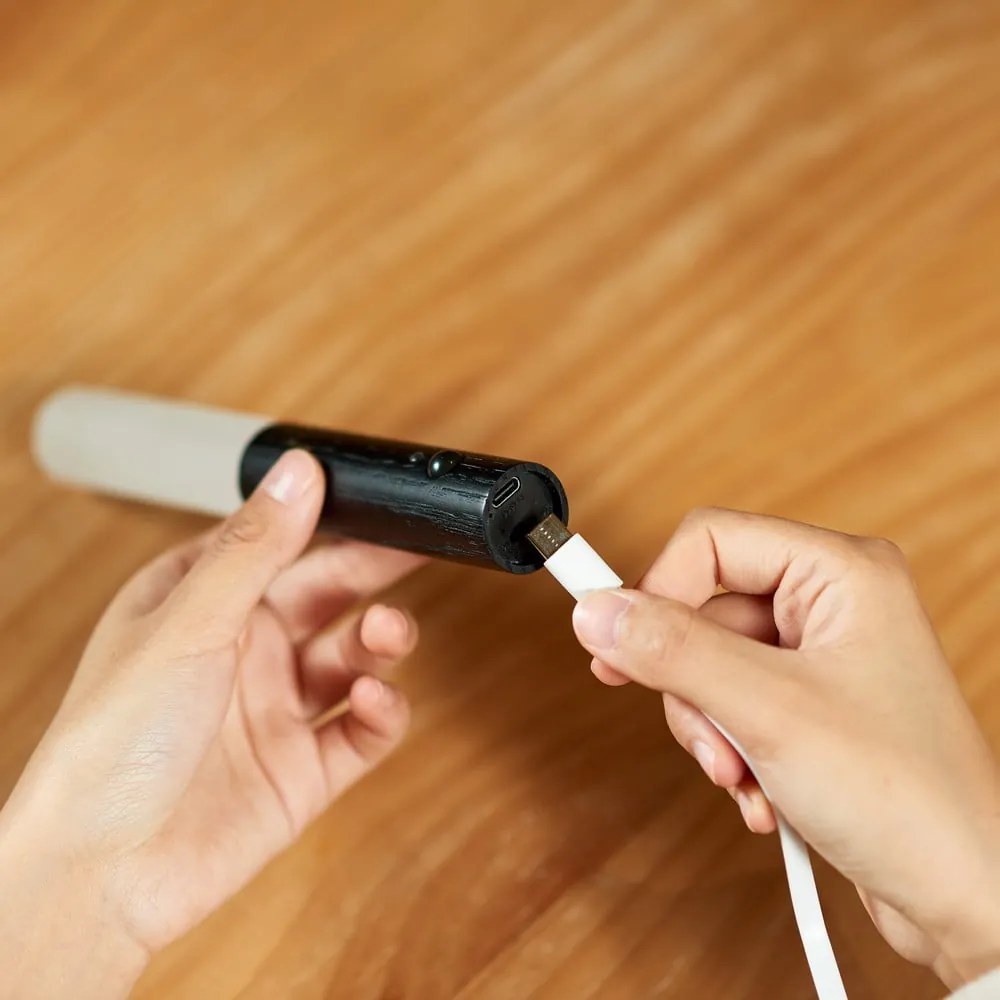 Черна LED стенна лампа с USB Baton – Gingko
