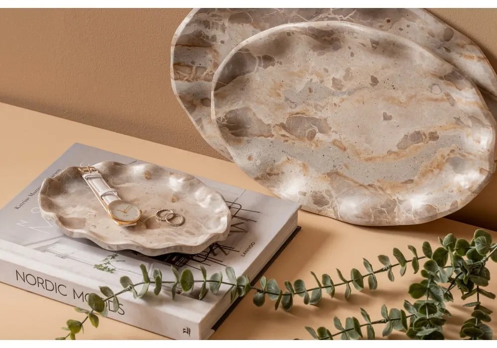 Мраморен декоративен поднос 25x40 cm Waved – PT LIVING