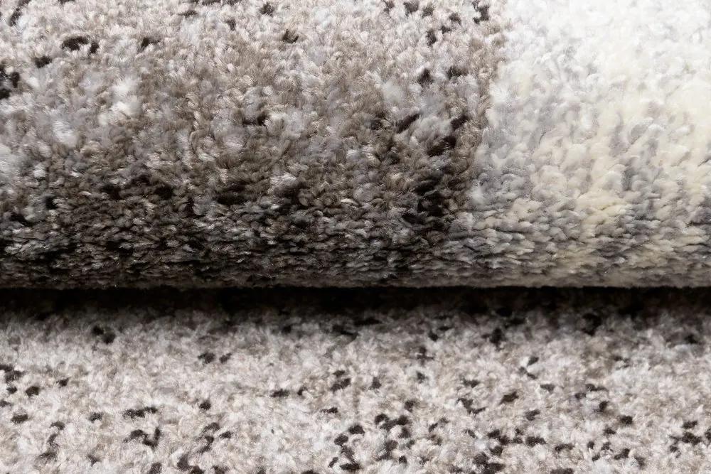 Модерен килим в кафяви нюанси с абстрактна шарка Ширина: 140 см | Дължина: 200 см