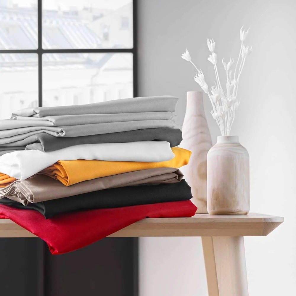 Перяща се покривка за маса 140x200 cm Essentiel – douceur d'intérieur