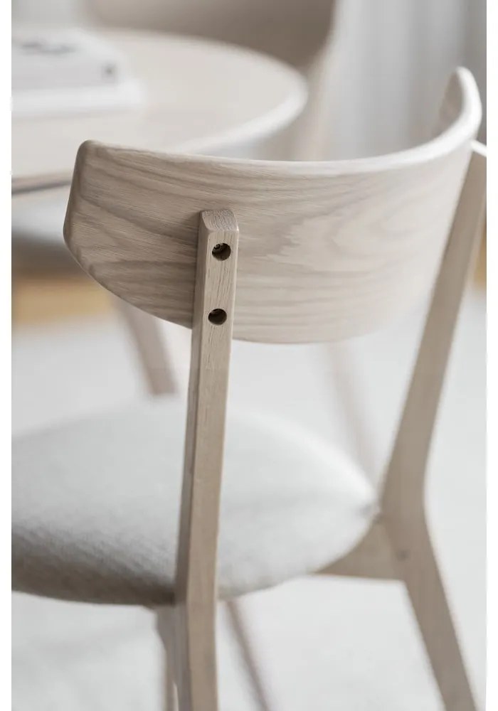 Трапезен стол в бежов и естествен цвят Ami – Rowico