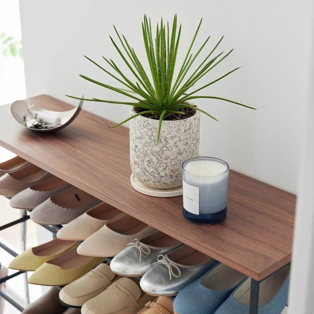 Черен метален стелаж за обувки 90,5x87x26 cm Tower – YAMAZAKI