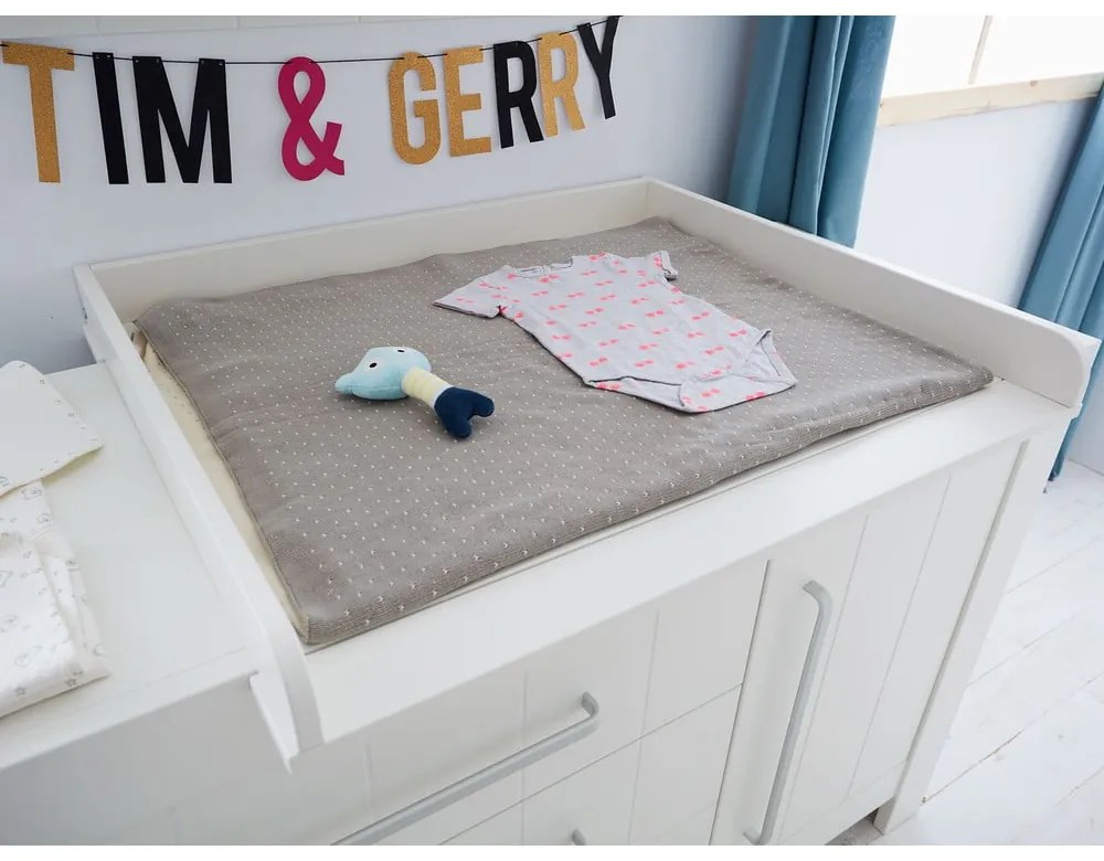 Сива маса за повиване Calmo – Pinio