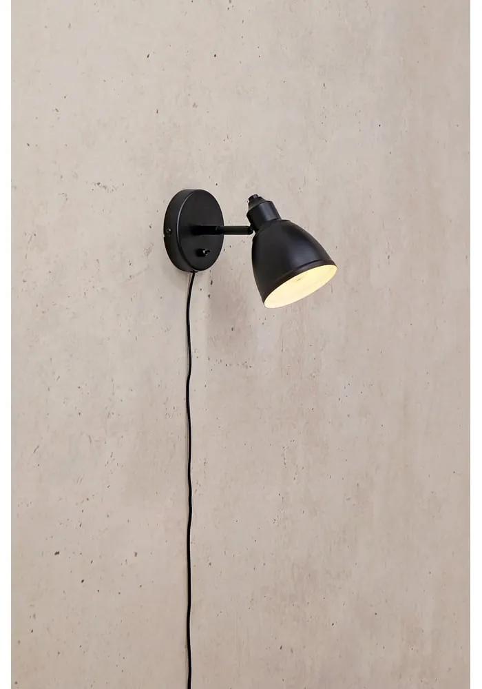 Матирана черна стенна лампа Story - Markslöjd