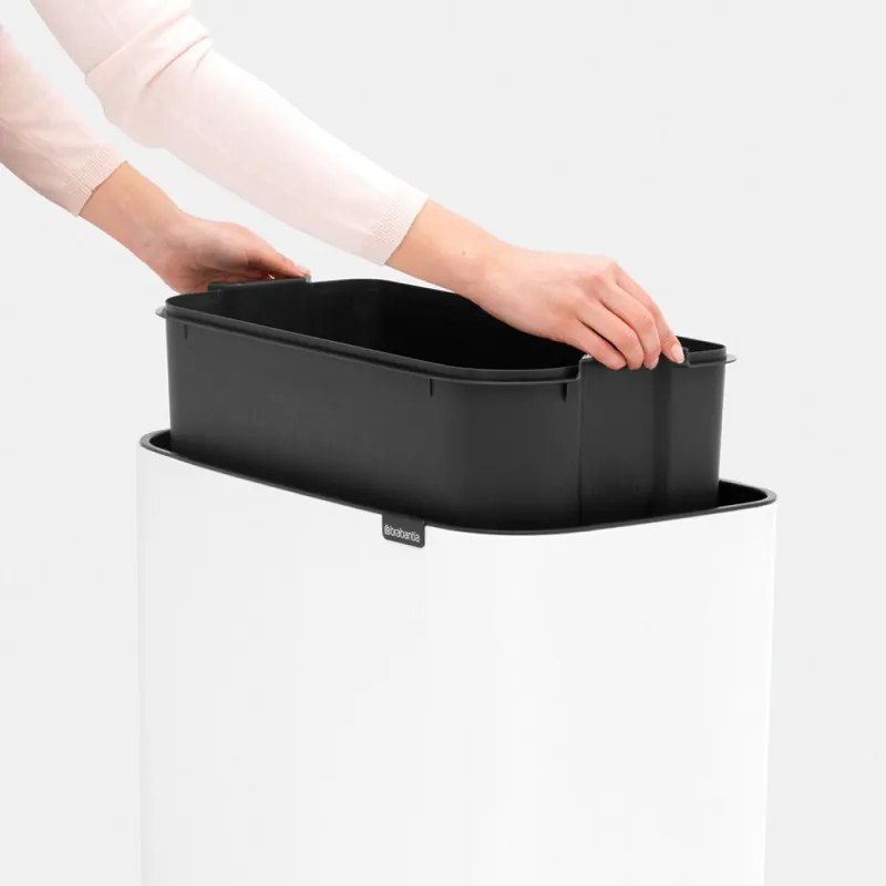 Кош за боклук Brabantia Bo Touch 651118, 3x11 л, Плавно и безшумно отваряне, Голям отвор, Тъмносив