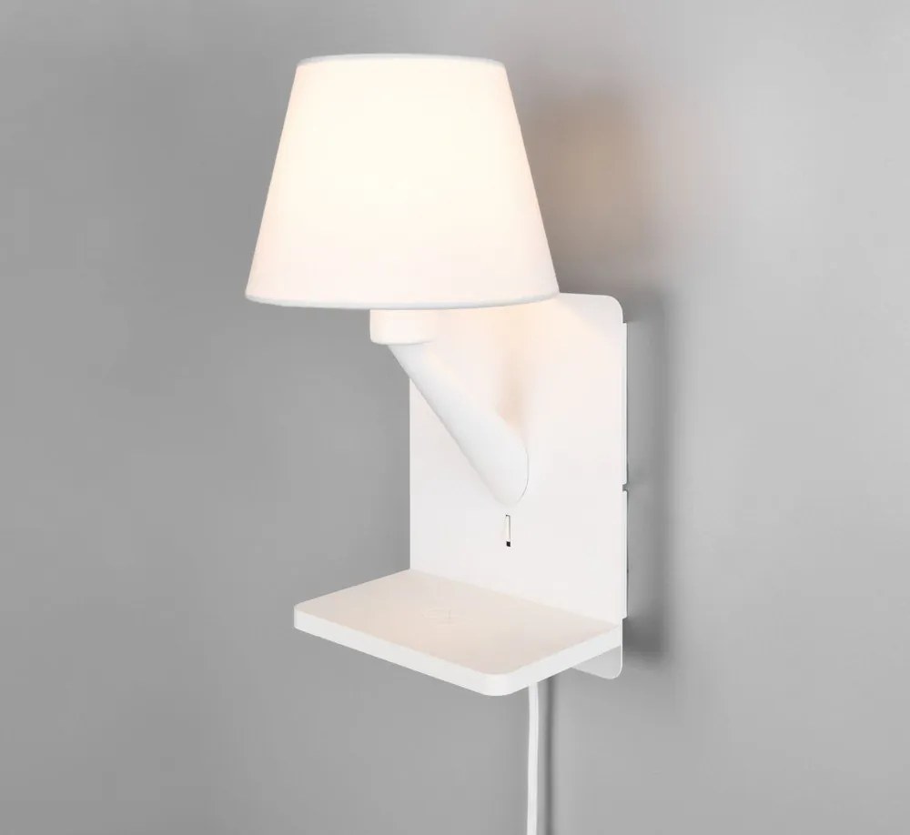 Бяла стенна лампа Comfort – Trio