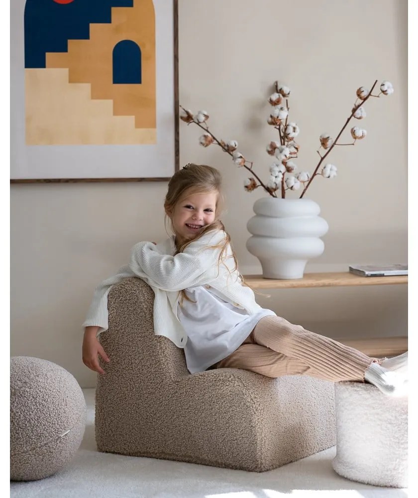 Светлокафяв детски стол от букле Cloud – Wigiwama