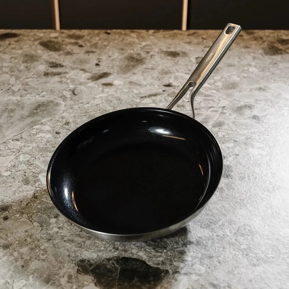 Тиган с незалепващо покритие от неръждаема стомана ø 26 cm Chili Ta – FABINI