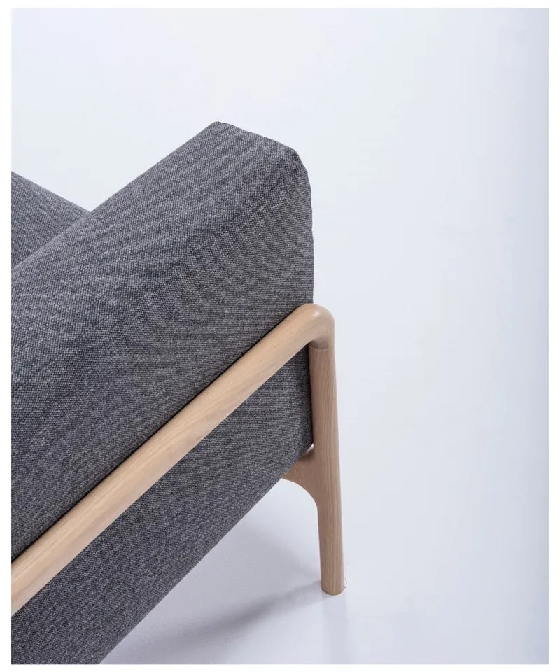 Тъмно сив диван с масивна дъбова конструкция , 210 см Fawn - Gazzda