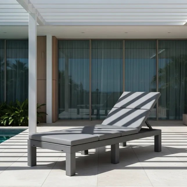 Здрав градински шезлонг за басейн и тераса - сив с възглавница