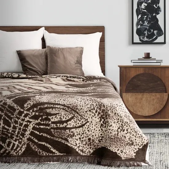 Луксозно одеяло EVA MINGE - кафяво с пискюли Ширина: 220 см | Дължина: 240 см