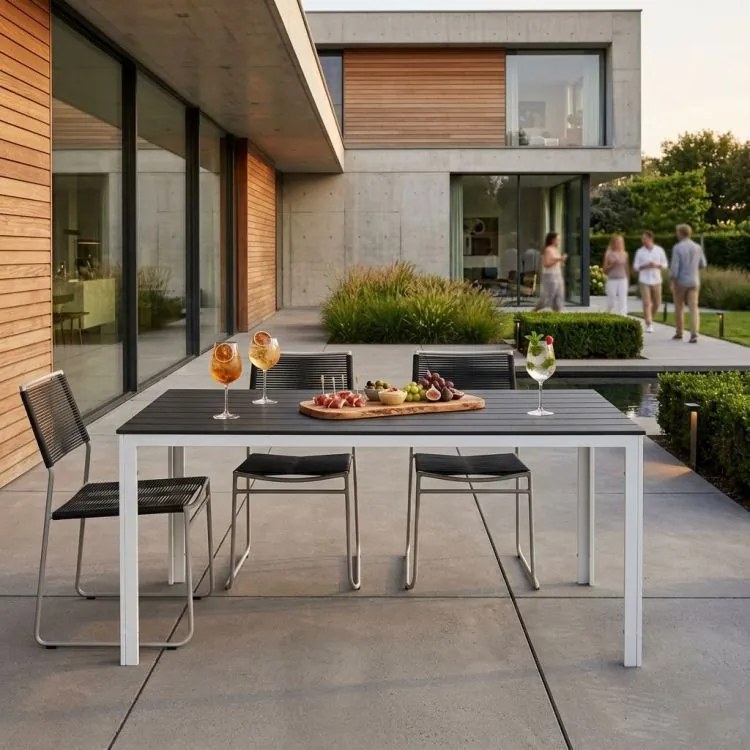 Голяма градинска маса в сиво с бели крака