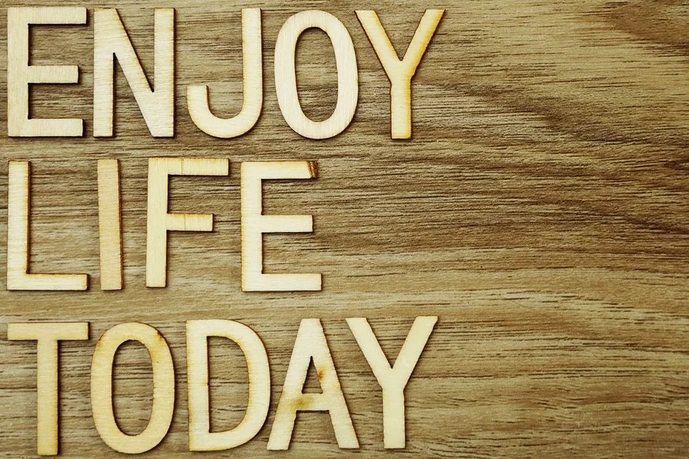 Картина на платно – С цитат - Enjoy life today
