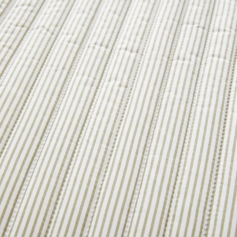 Зелено капитонирано покривало за легло 220x230 cm Stripe – Catherine Lansfield