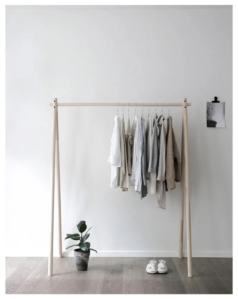 Стойка за дрехи от борова дървесина Hongi - Karup Design