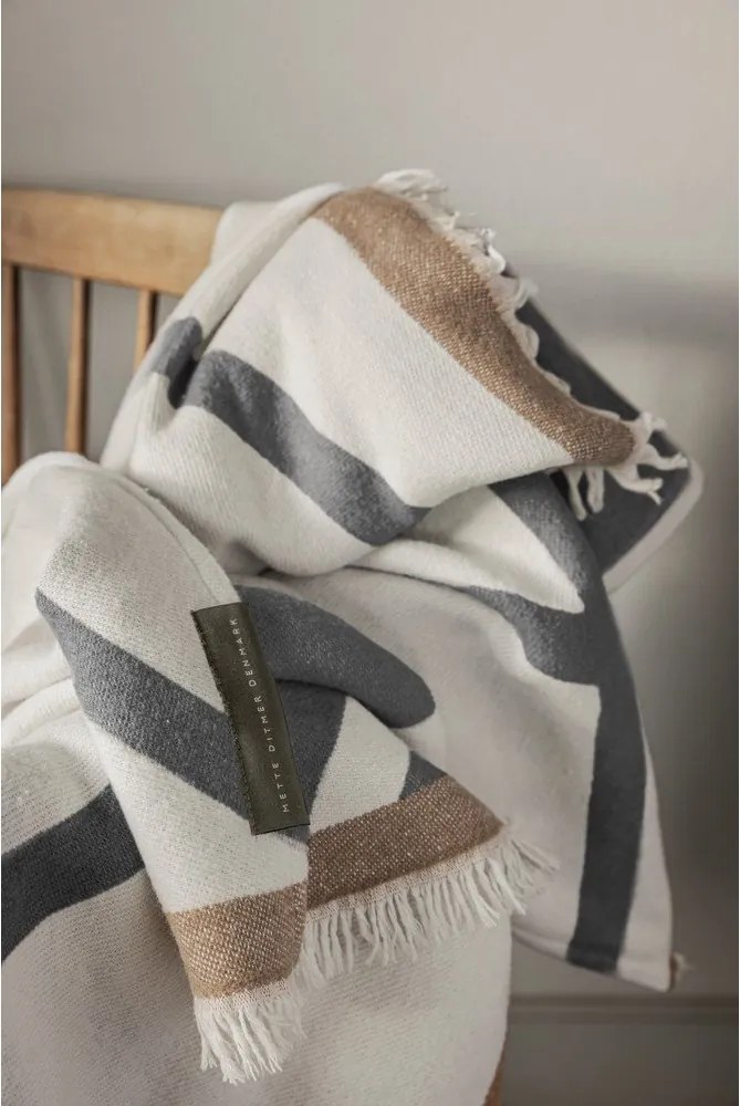 Кремаво одеяло 130x175 cm Shadow – Mette Ditmer Denmark