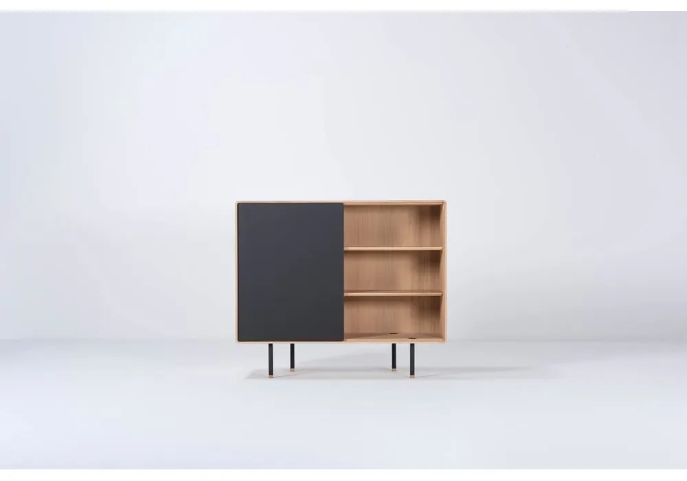 Черен/естествен нисък скрин от масивен дъб 118x100 cm Fina – Gazzda