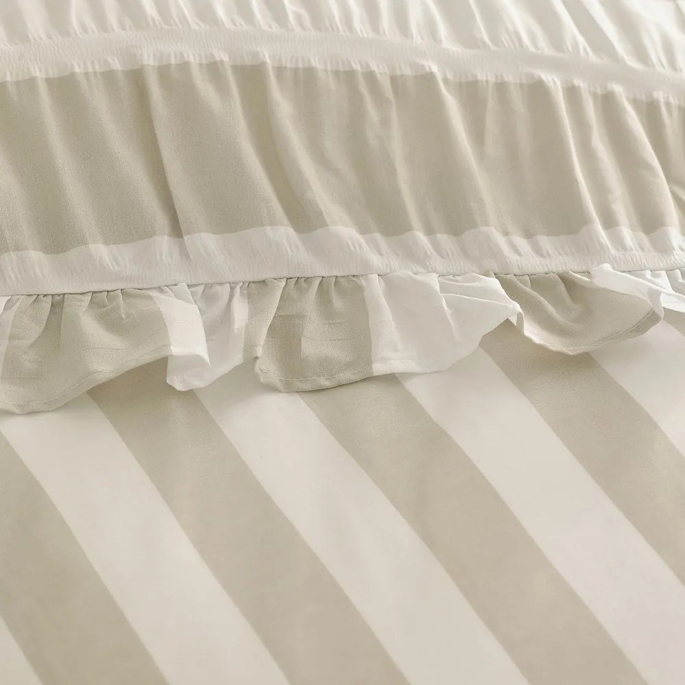 Бежово двойно 3 части спално бельо 200x200 cm Seersucker Frill Stripe – Catherine Lansfield