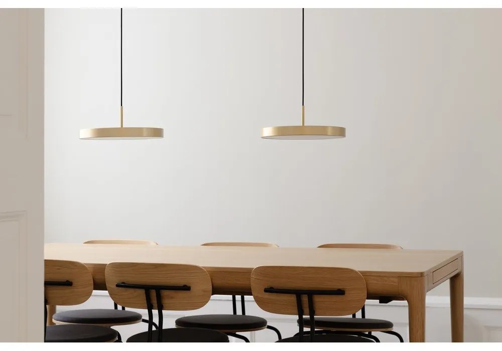 LED висящо осветително тяло златно с метален абажур ø 31 cm Asteria Mini – UMAGE