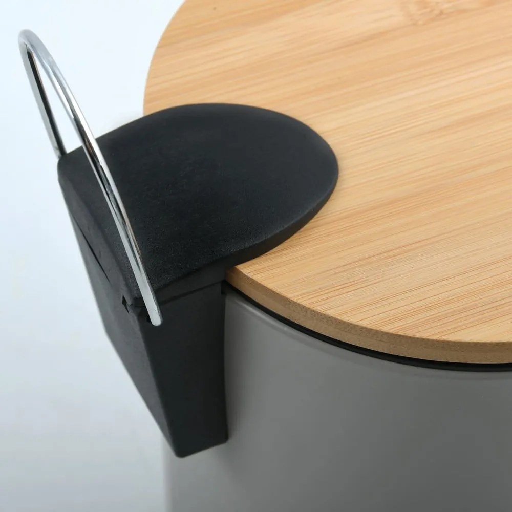 Кафяво-сиво стоманено кошче за боклук с педал 5 l Adonis – Spirella