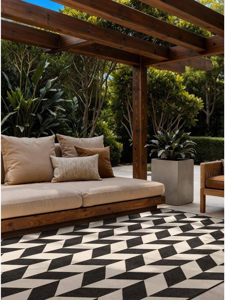 Черен/кремав килим за открито и закрито 120x170 cm Haringey Terrick – Ted Baker