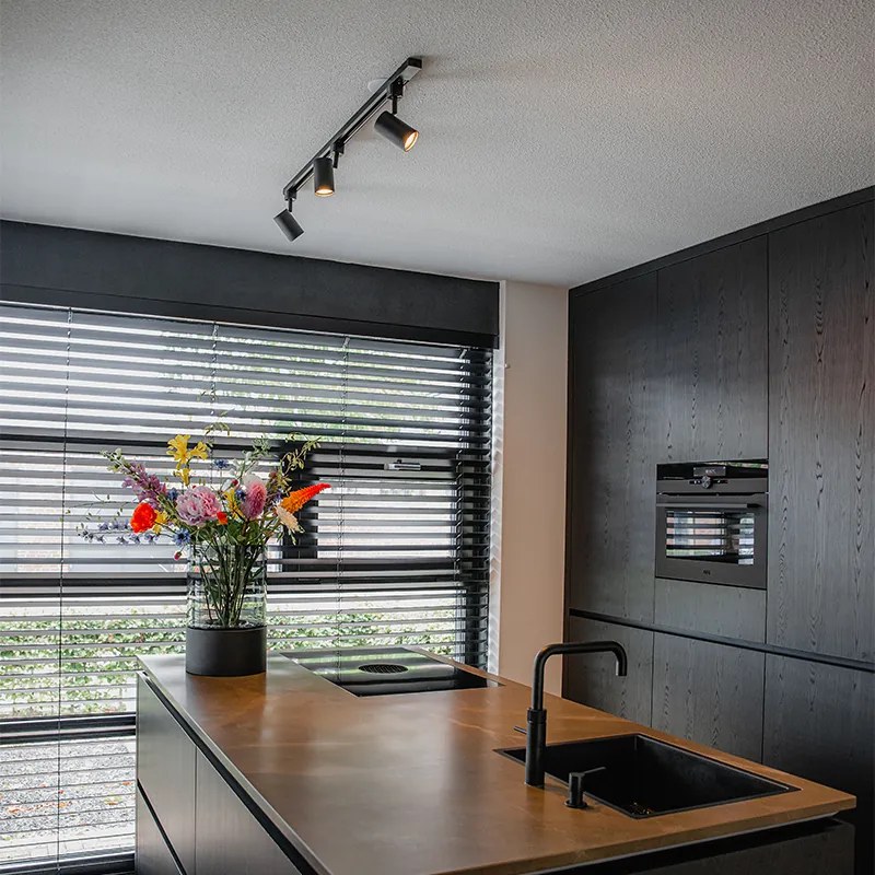 Интелигентна релсова система за осветление черна, включваща 3 WiFi GU10 1-фазна - Iconic Jeana