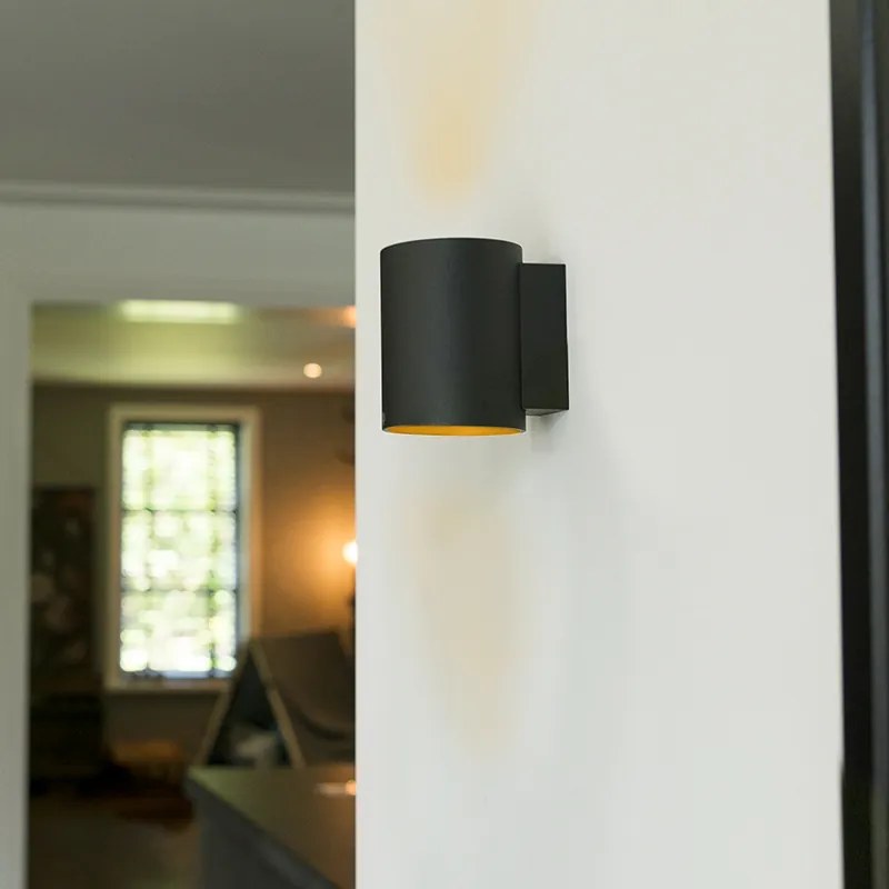 Модерна стенна лампа черна със златист кръг - Sola