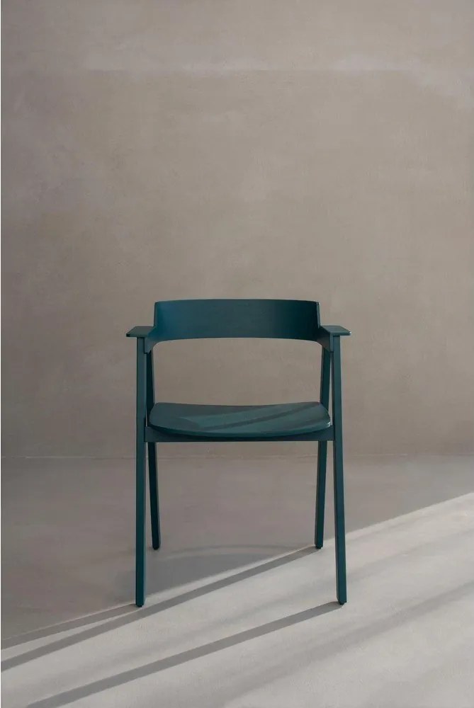 Трапезен стол с подлакътници от масивен дъб в петролен цвят Flip – Gazzda