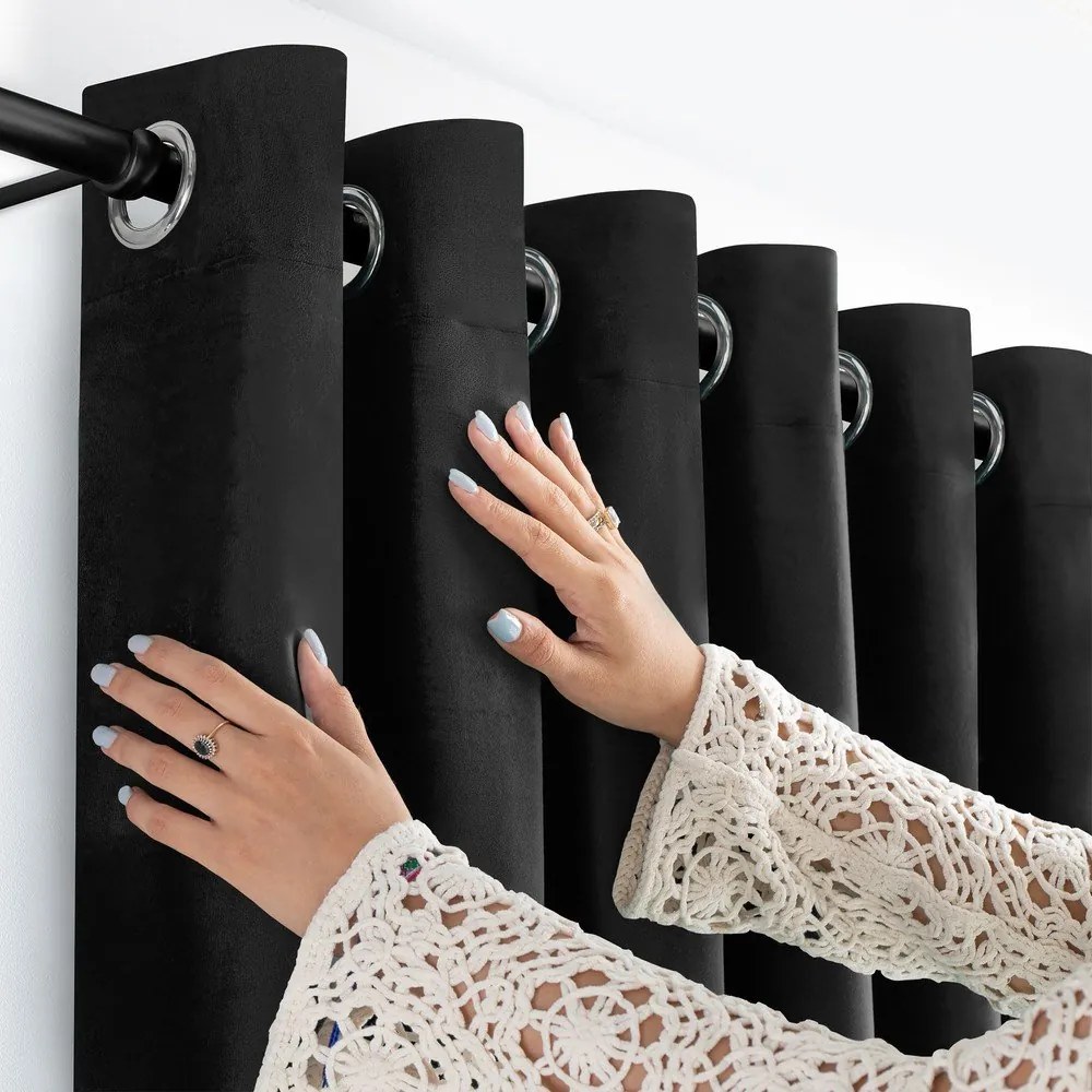 Черна затъмняваща завеса 400x270 cm Velto – Filumi
